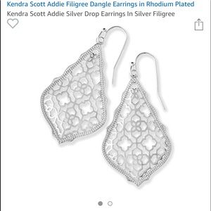 Beautiful NWT Kendra Scott silver plated earrings.
